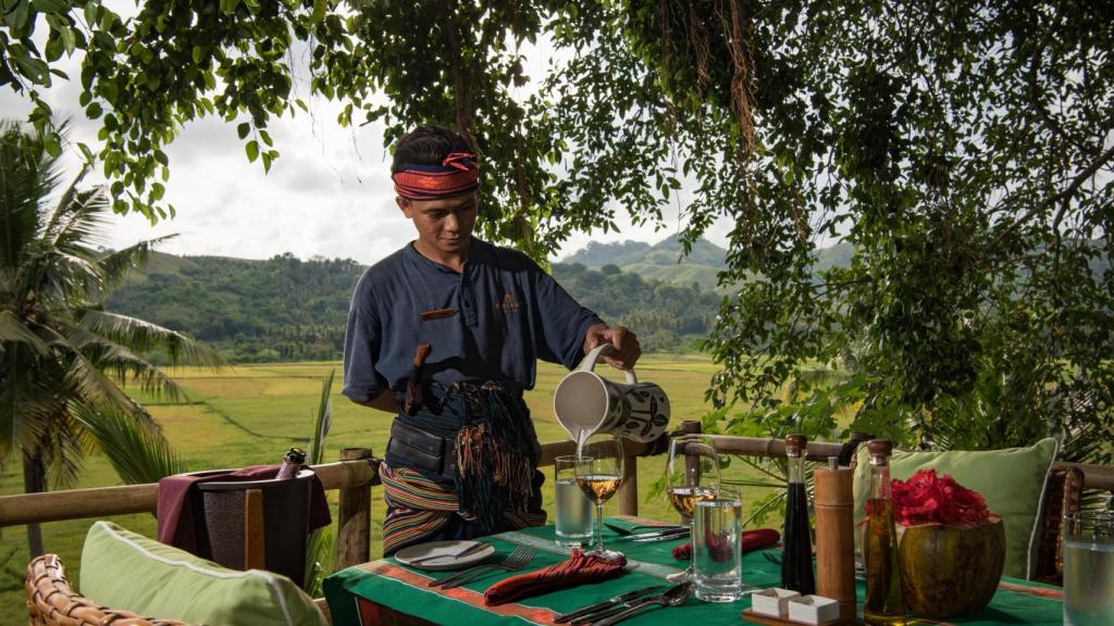Un almuerzo entre arrozales.