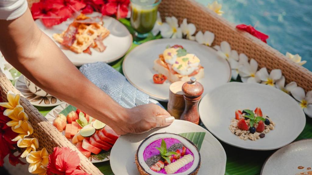 Los desayunos son legendarios y también los llevan a la habitación, flotando.