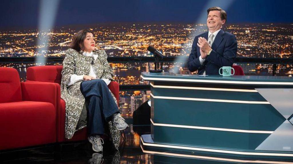 Marc Giró junto a Candela Peña en 'Late Xou'.