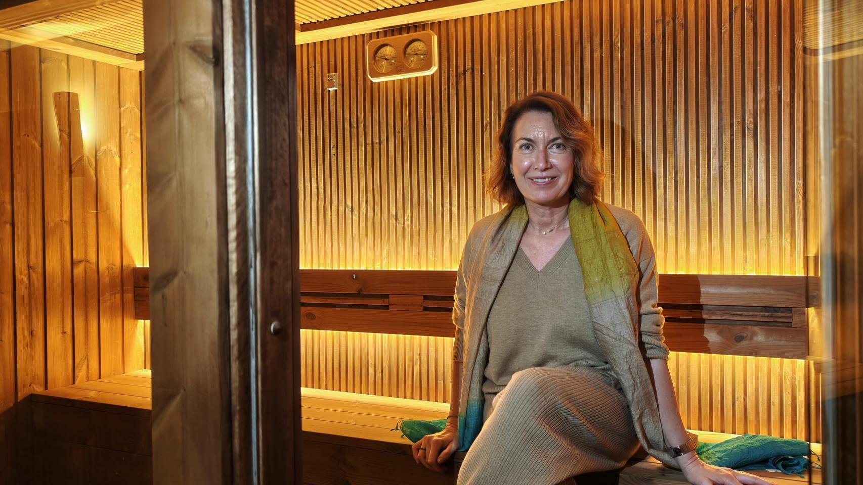 Sonia Ferrer, este lunes en la sauna seca de su nuevo local de Alicante.