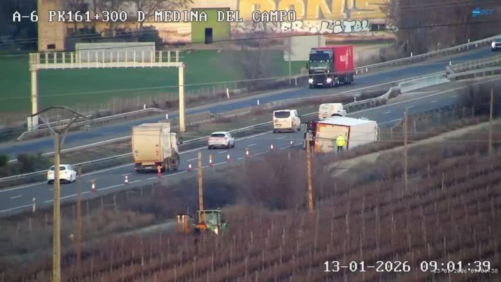 Aspecto de la A-6 a la altura de Medina del Campo a las 9 de la mañana de este martes