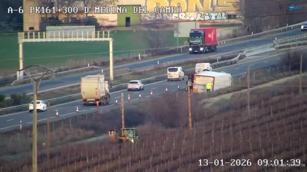 Aspecto de la A-6 a la altura de Medina del Campo a las 9 de la mañana de este martes