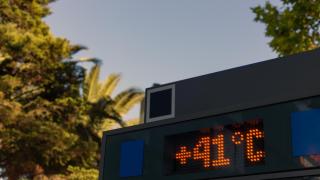 Imagen de archivo de un termómetro durante una ola de calor.