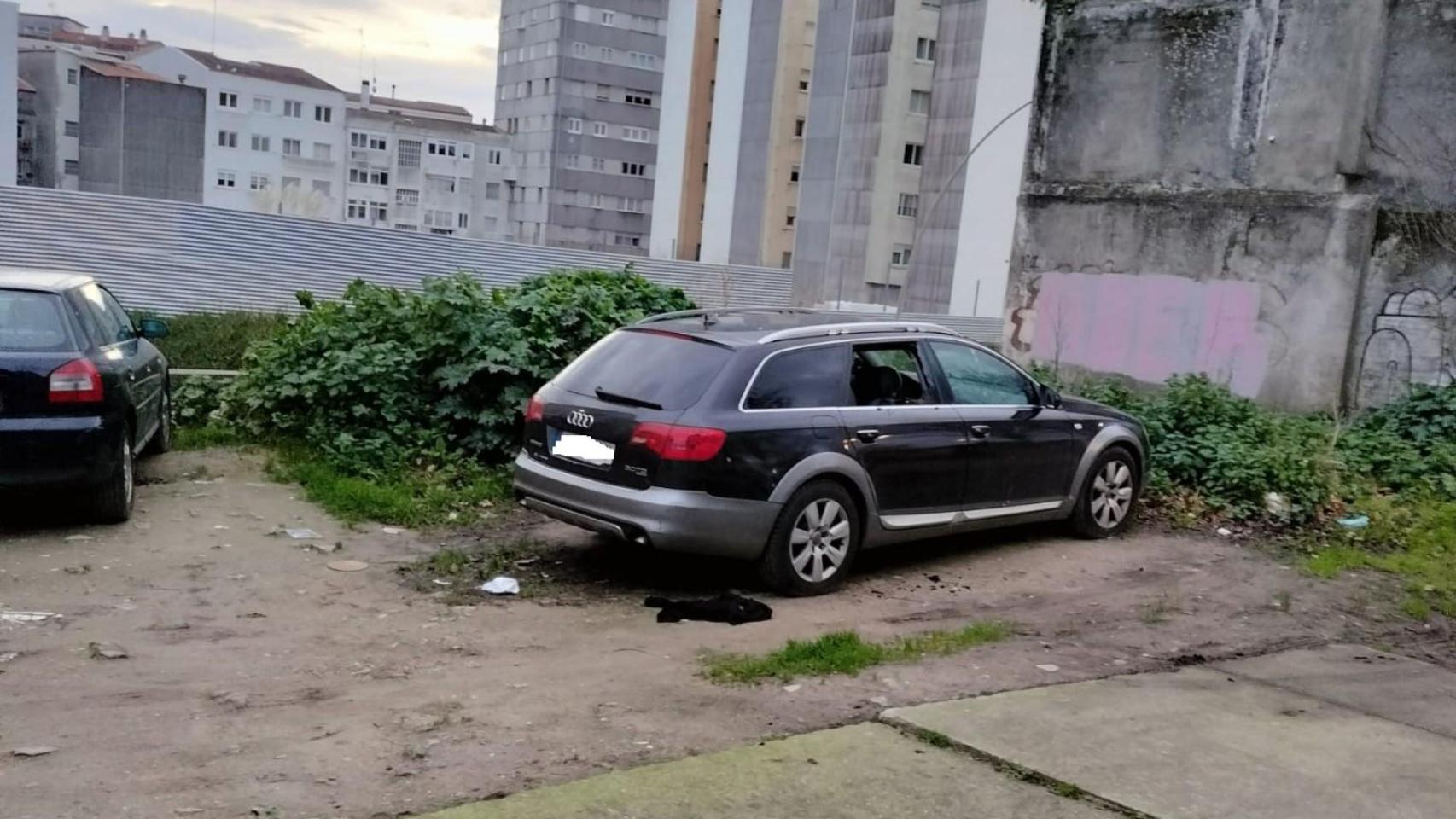 Un vehículo afectado esta mañana por robos en Os Mallos