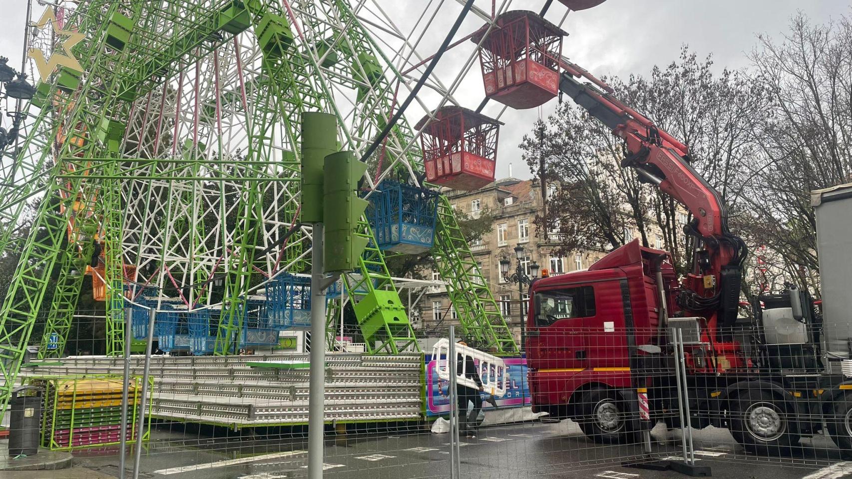 Desmontaje de la noria de Vigo, a 13 de enero de 2026