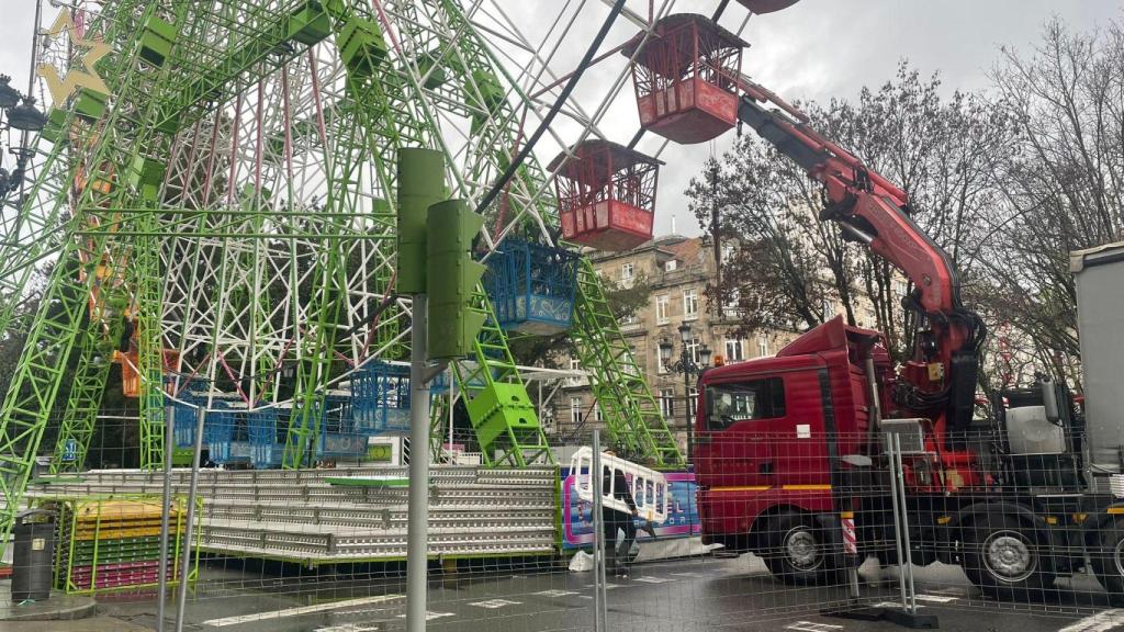 Desmontaje de la noria de Vigo, a 13 de enero de 2026