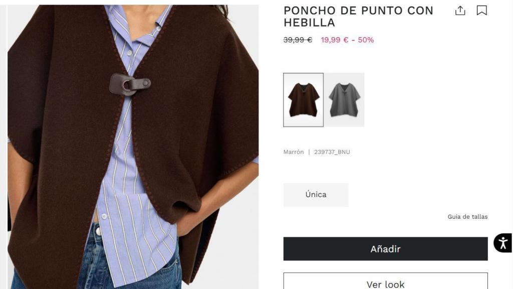 Poncho de punto con hebilla.