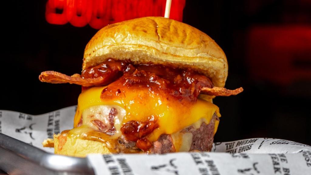 Una de las hamburguesas del local.