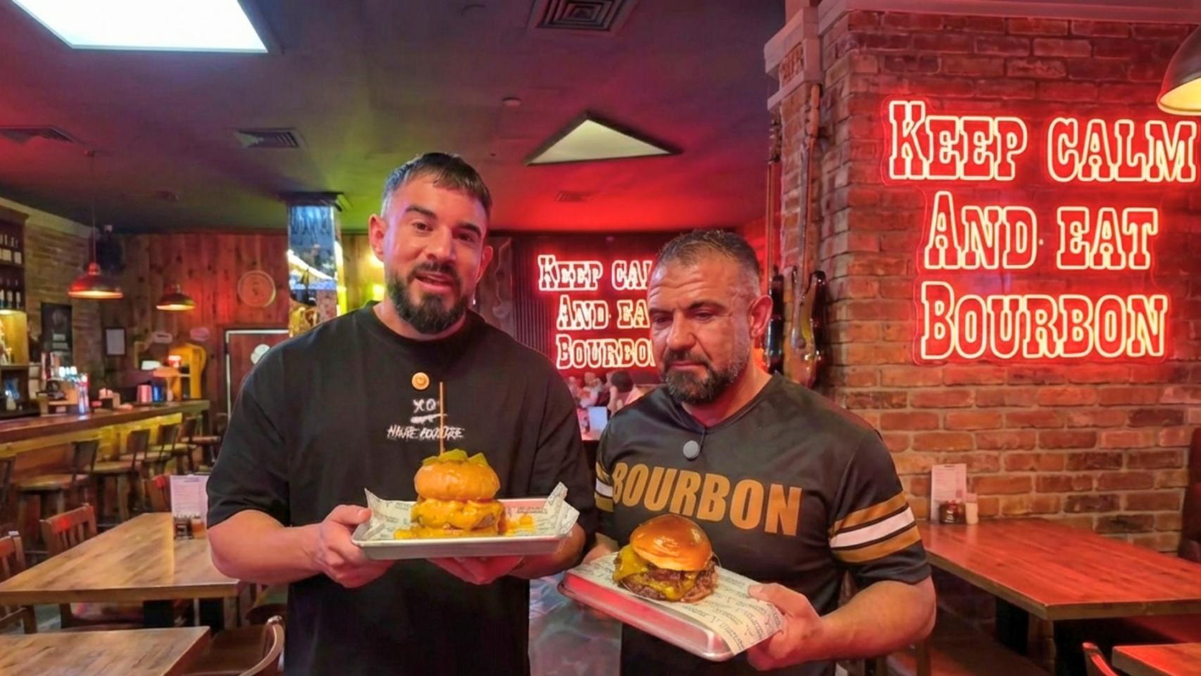 Pablo Cabezali durante su visita al restaurante de Illescas.