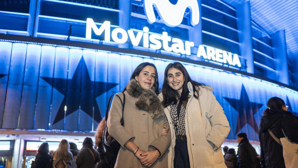 Dos de las tres amigas con las que charló EL ESPAÑOL que asistieron al evento en el Movistar Arena.