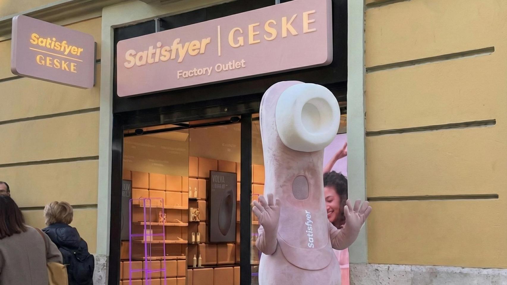 Disfraz gigante de Satisfyer. EE