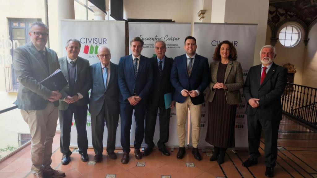 Autoridades que han acudido al encuentro de Civisur.