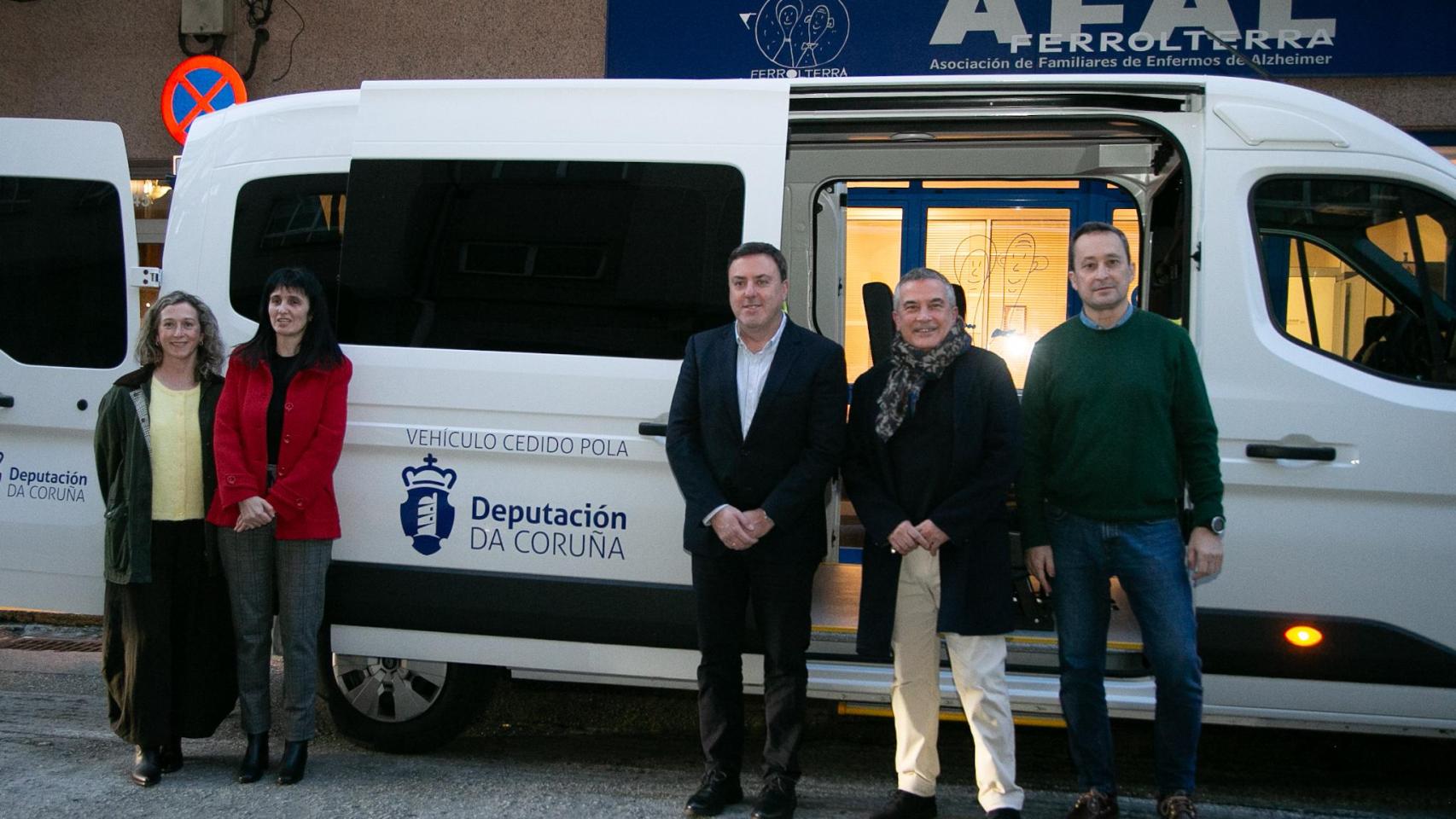 Imagen de la entrega del vehículo.