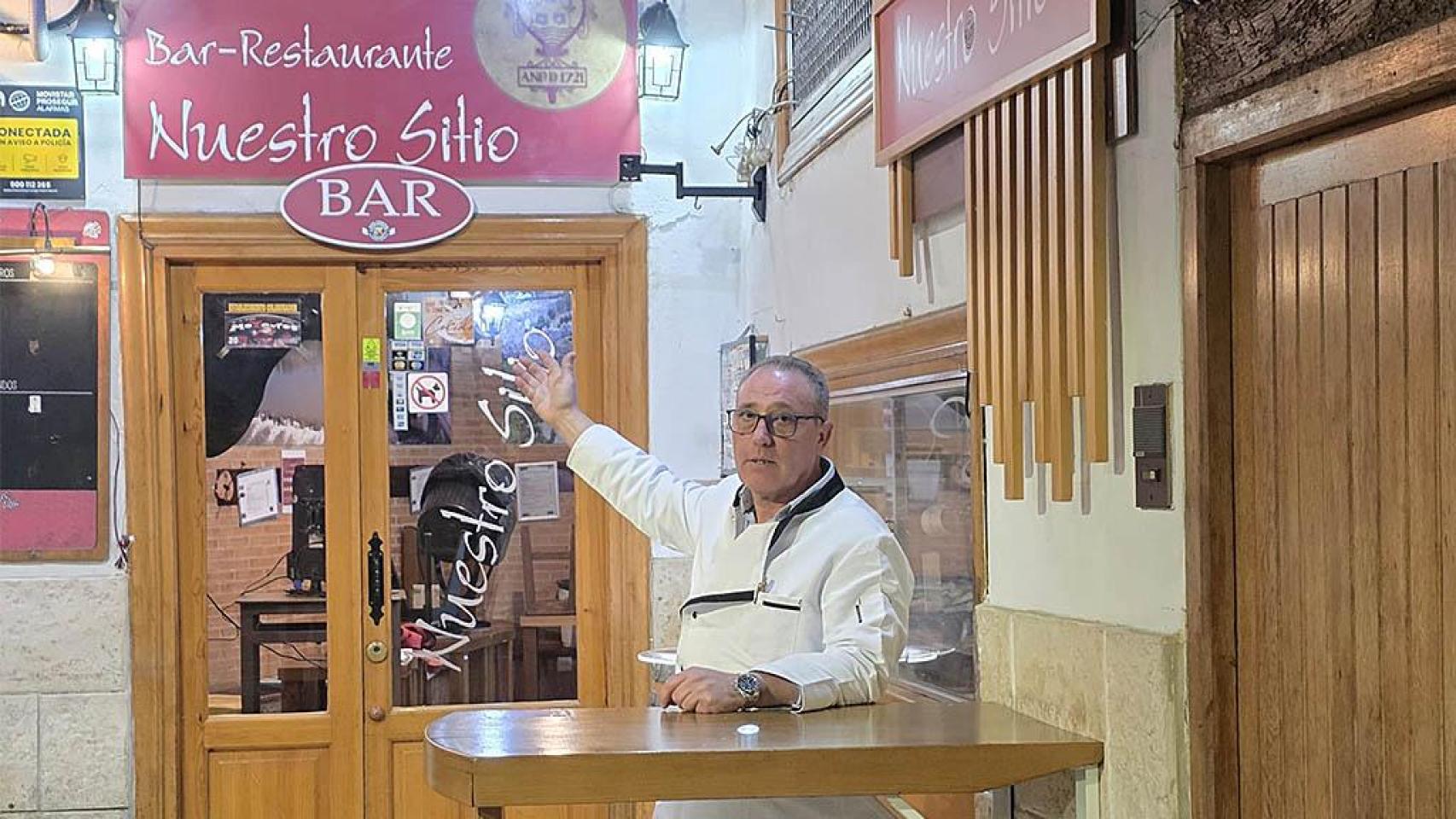 Antonio Carnicero en el Bar Restaurante Nuestro Sitio de Tordesillas.