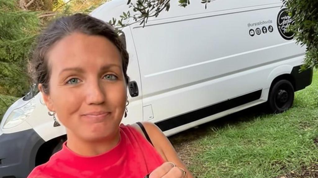 Silvia, vive en una furgoneta camper desde hace 3 años.