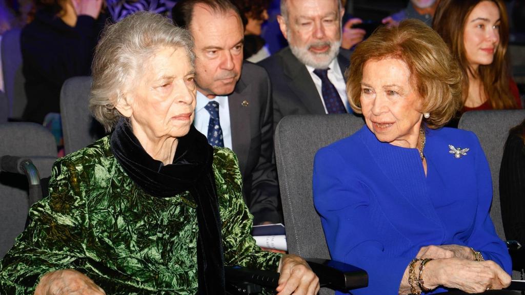Irene de Grecia junto a su hermana, la reina Sofía, en una imagen de diciembre de 2024.