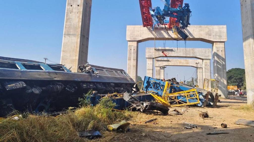 Lugar donde se ha registrado el accidente por el derrumbe de la grúa.