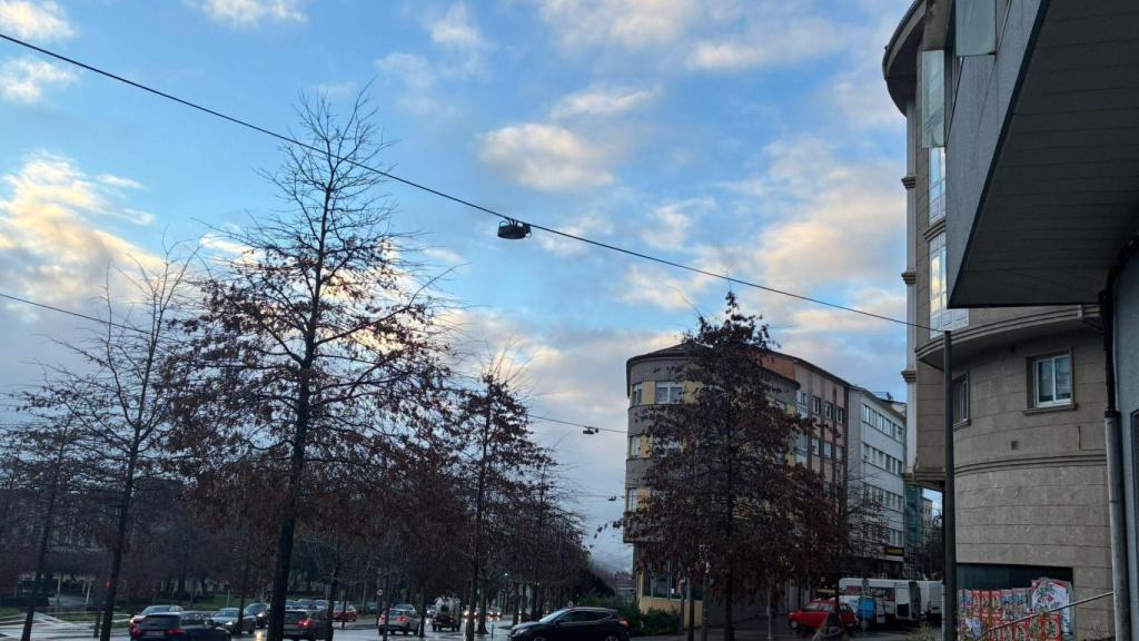 Lluvias intermitentes y temperaturas agradables durante el día de hoy en Santiago