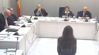 La doctora Pinto, de espaldas, declara en la Audiencia Nacional.