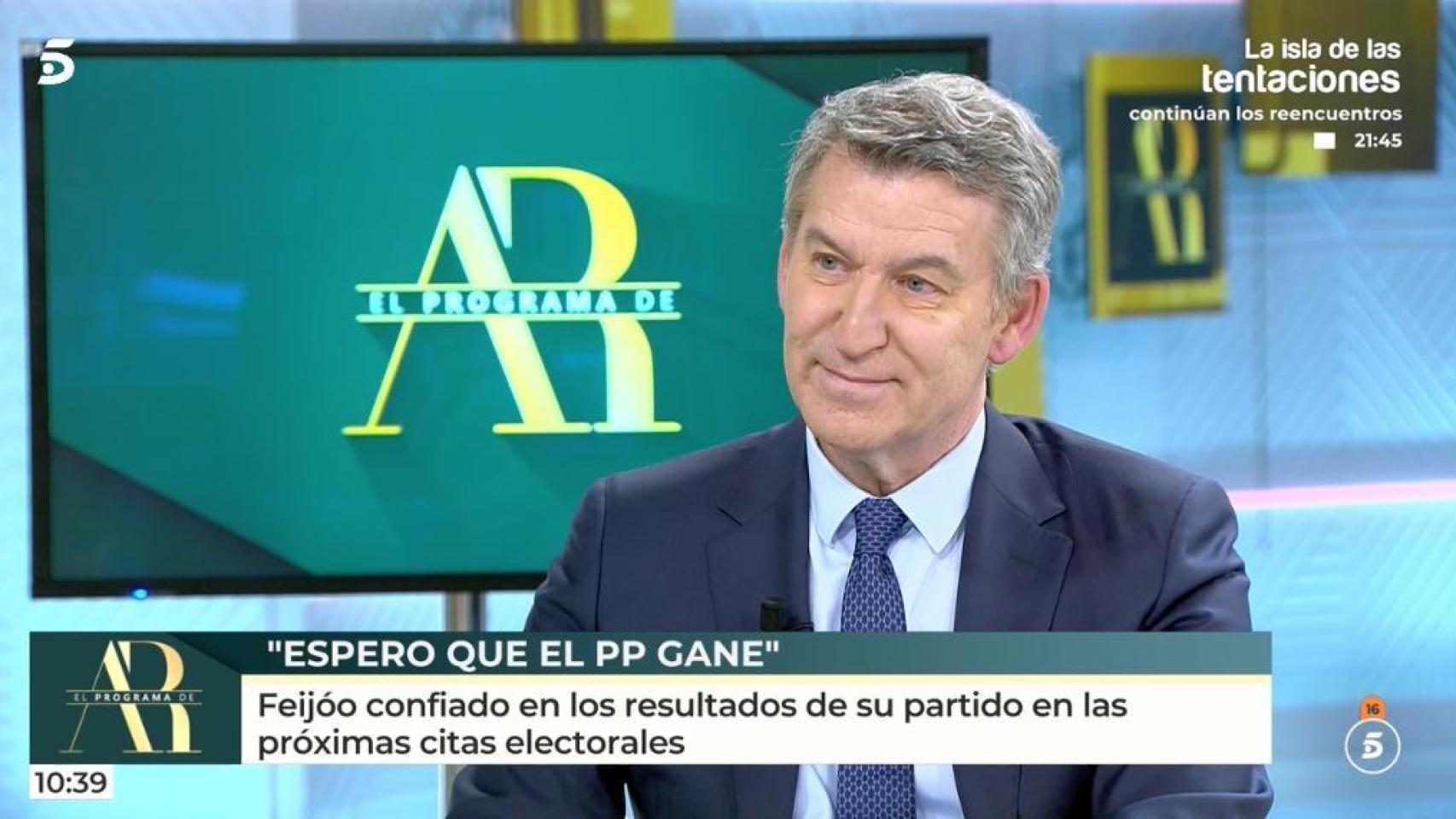 El líder del PP, Alberto Núñez Feijóo, durante su entrevista en 'El programa de Ana Rosa'.