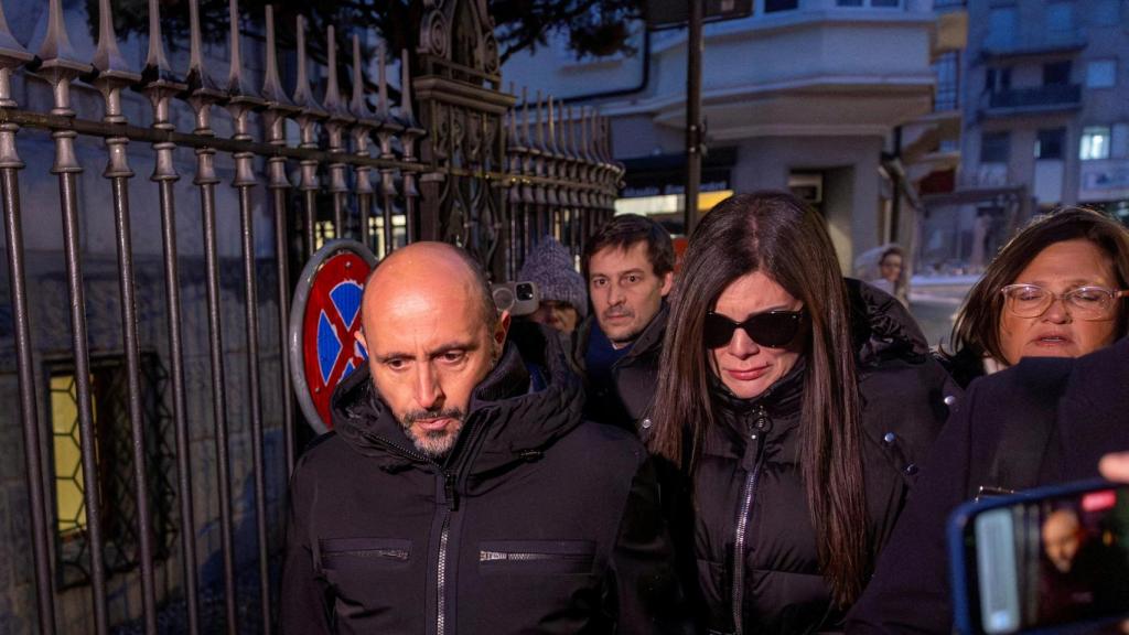 Jacques y Jessica Moretti, dueños del bar suizo en la estación de esquí de Crans-Montana, el pasado 9 de enero.
