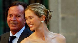 El férreo silencio de Miranda Rijnsburger, la discreta mujer de Julio Iglesias: está tranquila y dónde se encuentra