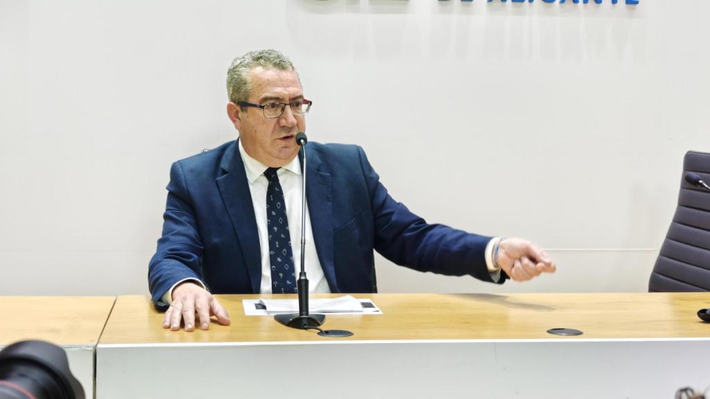 El alcalde Toni Pérez, en la rueda de prensa de este miércoles.
