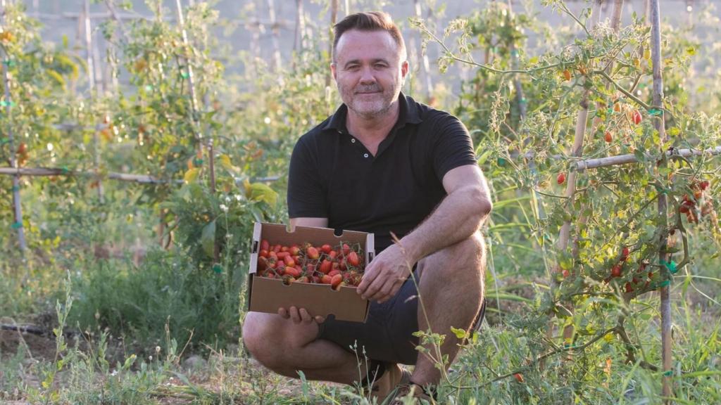 Pascual, agricultor, sobre los acuerdos que se firman a sus espaldas.