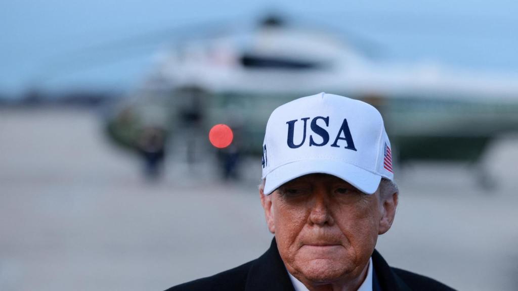 Donald Trump este martes volviendo a Washington tras una visita a Detroit.