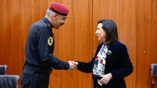 Firma MoU con el director de Inteligencia y Contraterrorismo iraquí, general Karim Aboud Mohammed Al-Tamimi, y la ministra de Defensa Margarita Robles