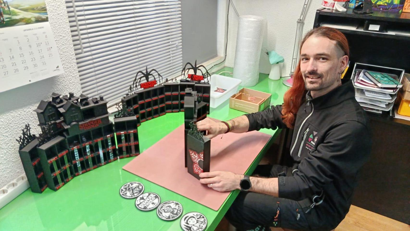 David Ríos, terminando su trabajo de Stranger Things