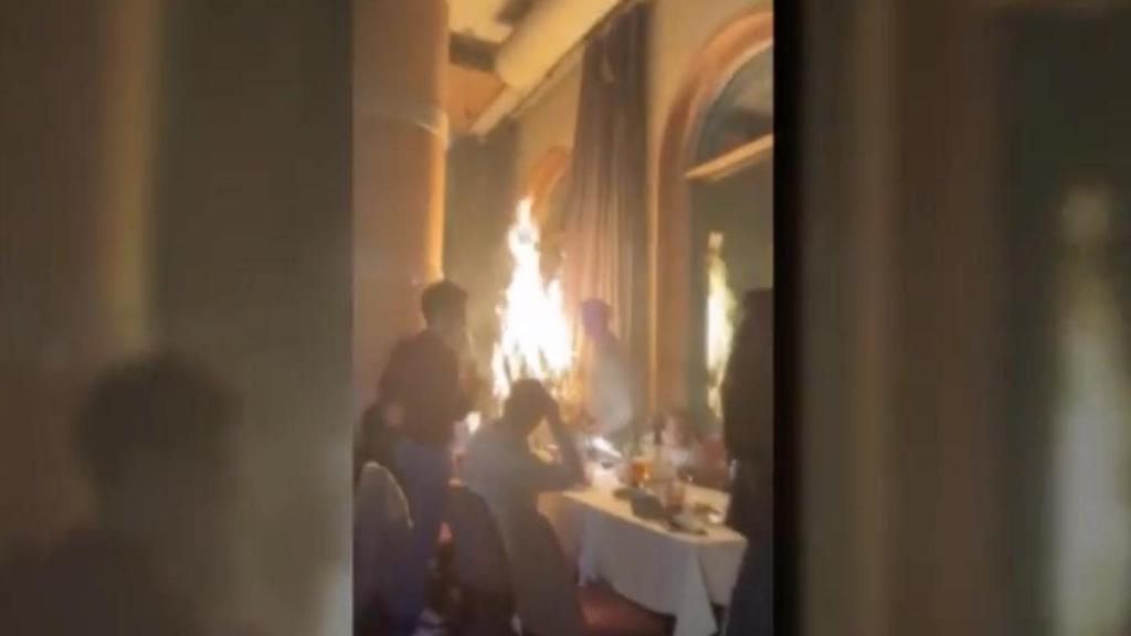 El momento del incendio en Fanático.