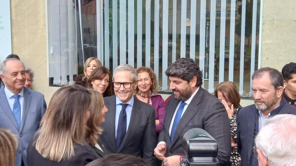 El actual presidente de la Asociación Española Contra el Cáncer (AECC) Ramón Reyes Bori en su encuentro con el presidente de la Comunidad Autónoma, López Miras