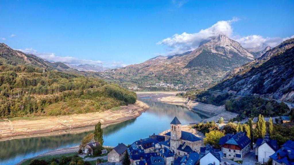 Así es Lanuza, el pueblo de Frozen en nuestro país.