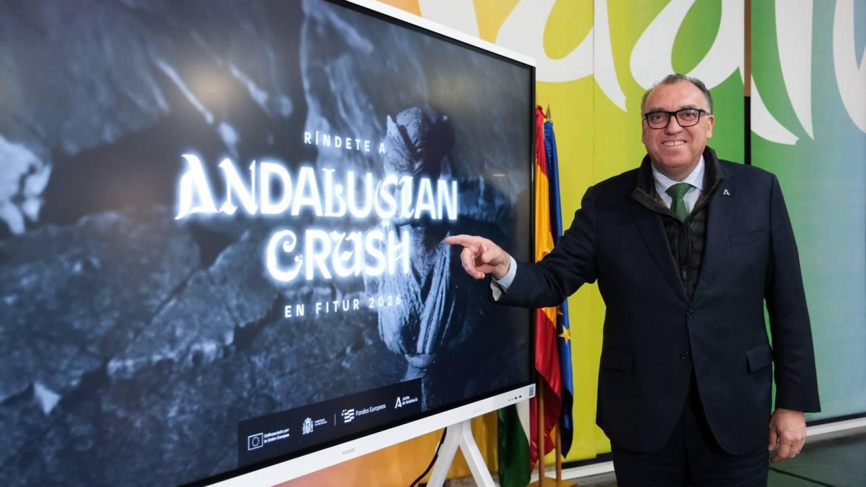 Arturo Bernal en la presentación de la presencia de Andalucía en Fitur la próxima semana.