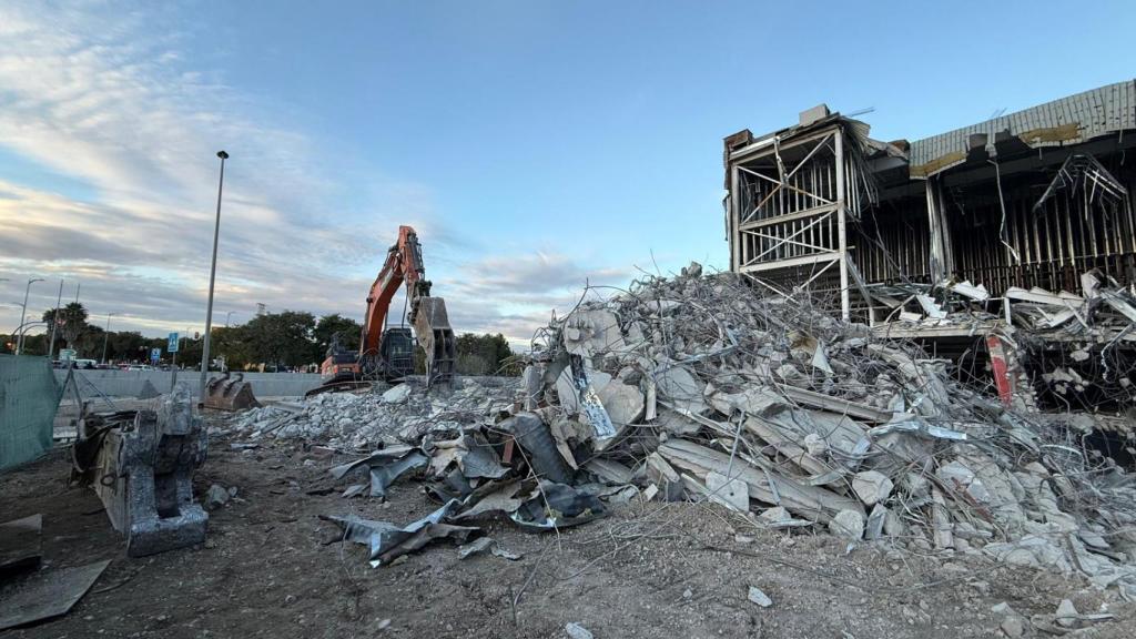 Otra imagen de la demolición.