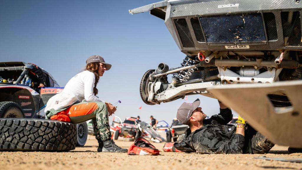 La piloto burgalesa Cristina Gutiérrez en la décima etapa del Dakar 2026