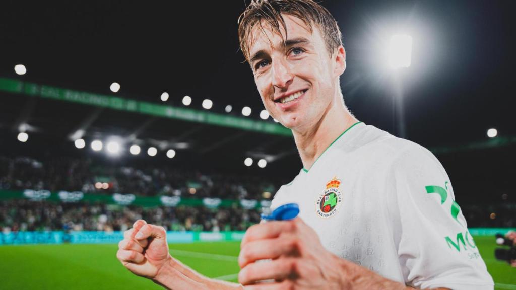 Javi Castro, sonriente tras una de las victorias del Racing.