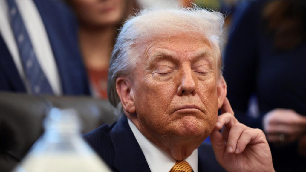 O presidente dos EUA, Donald Trump, esta quarta-feira, numa conferência de imprensa no Salão Oval da Casa Branca.