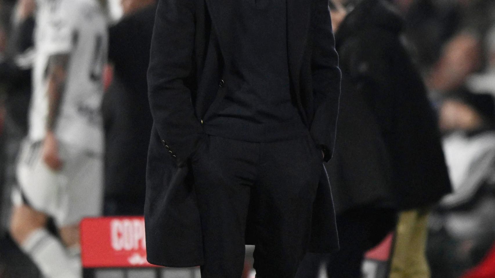 Arbeloa, cabizbajo durante el partido ante el Albacete.