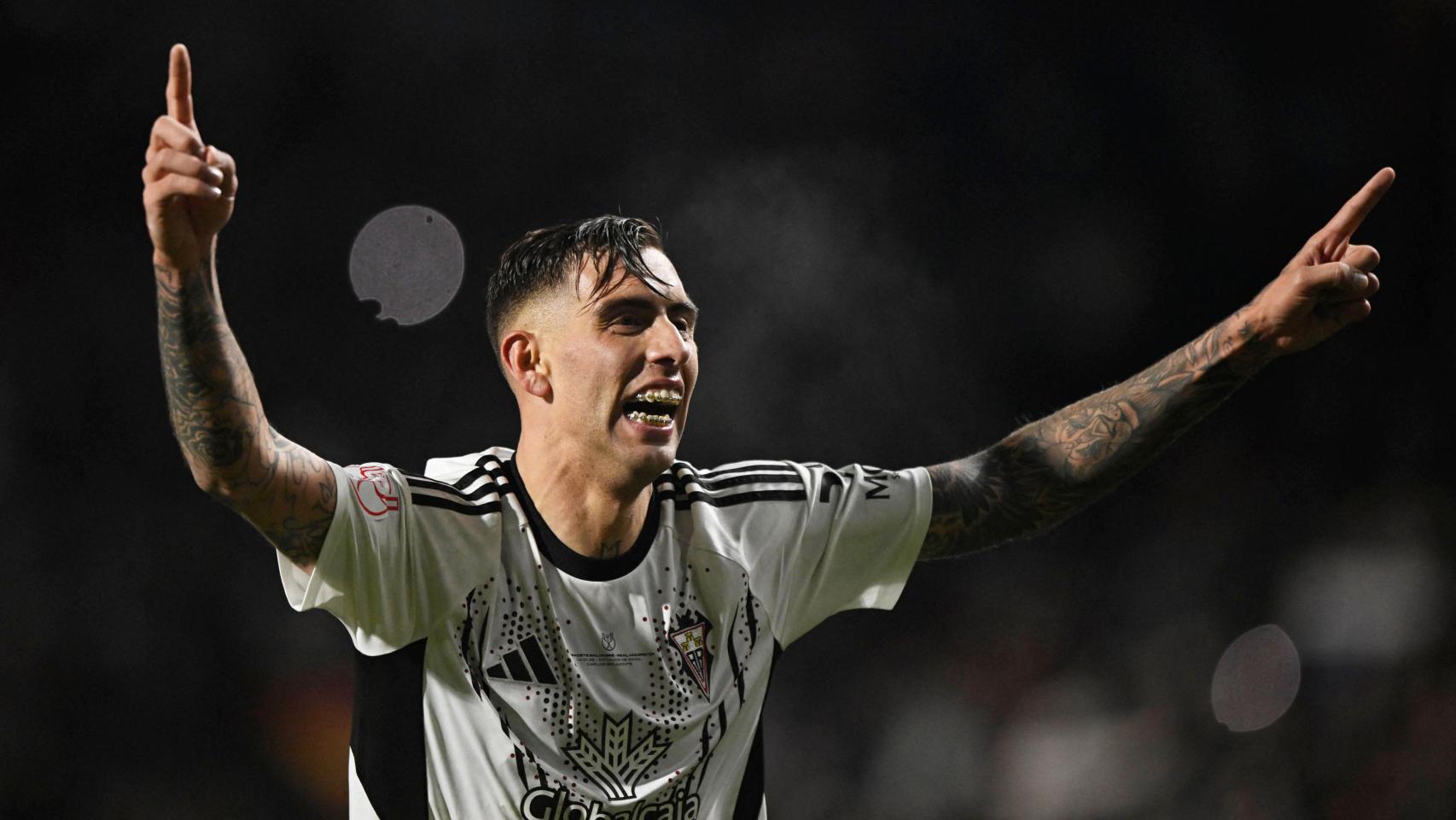 Jefte Betancor celebra uno de sus goles ante el Real Madrid.