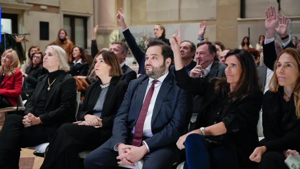 Varios miembros del jurado en el momento de votación de una de las favoritas.