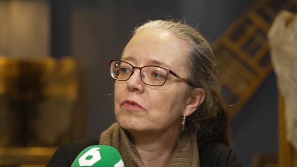 Silvia, una canaria viviendo en Nuuk (Groenlandia), es entrevistada por Ana Pastor.