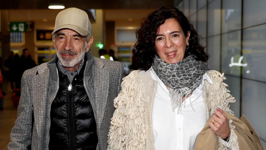 Imanol Arias junto a su cuarta mujer, Nélida Inés Grajales, en su primera imagen en conjunto tras contraer matrimonio.