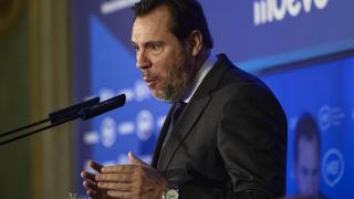 El ministro de Transportes y Movilidad Sostenible, Óscar Puente, durante un desayuno informativo.