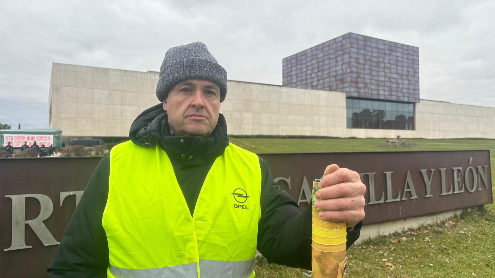 José Carlos este pasado jueves en la tractorada ante las Cortes de Castilla y León por el acuerdo con Mercosur