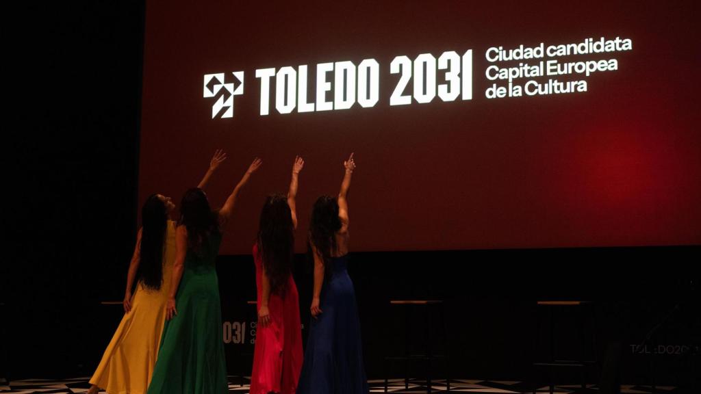 El logo y la creatividad de la candidatura se presentaron el pasado noviembre en el Teatro de Rojas en un acto con representantes de la sociedad toledana y del mundo cultural.