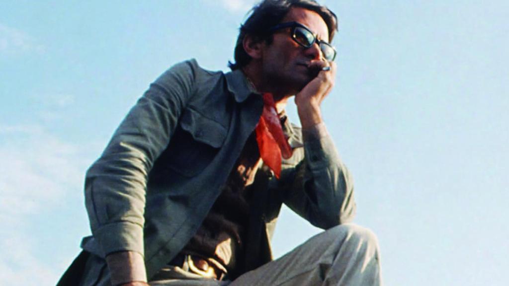 Pier Paolo Pasolini en la fotografía que protagoniza la portada de la biografía realizada por Jordi Corominas. Siglo XXI Editores