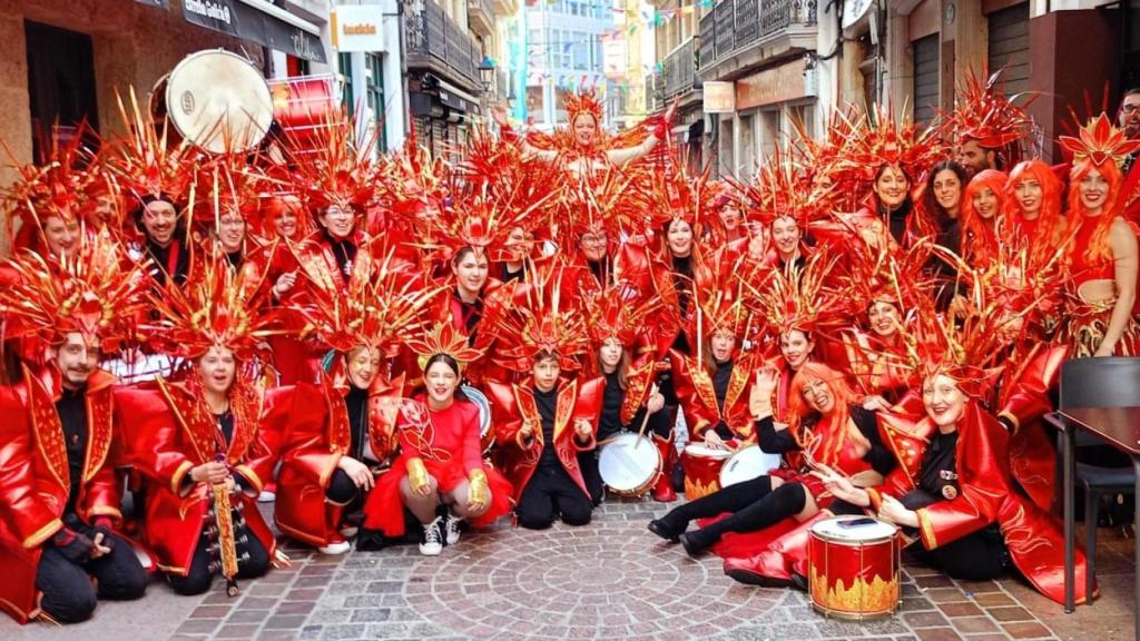 La comparsa Malandros se prepara para el Carnaval 2026 en A Coruña: Vivirlo desde dentro es adictivo