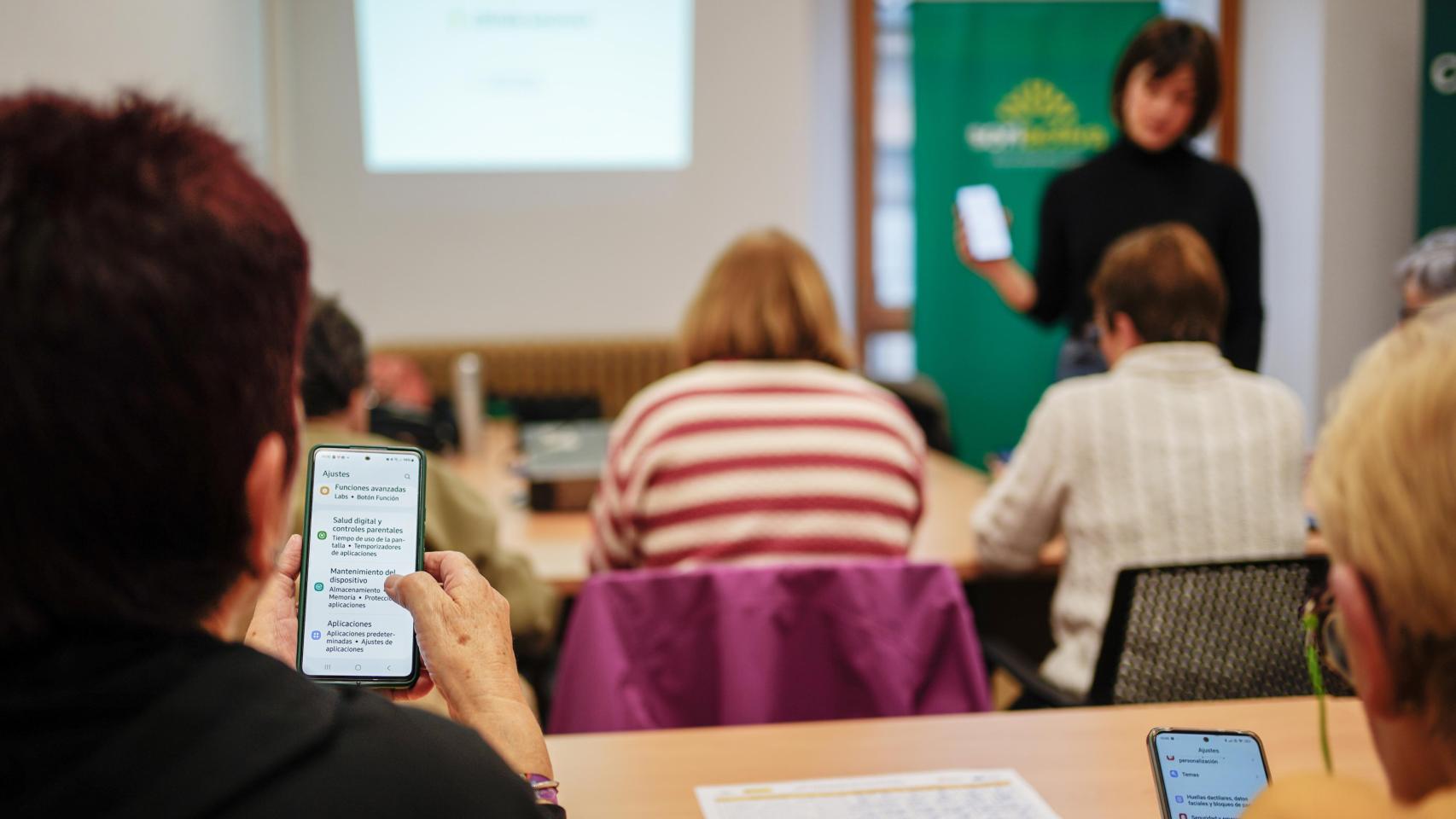 Los cursos comenzaron a impartirse a lo largo de 2025 y el proyecto afronta ahora su recta final,